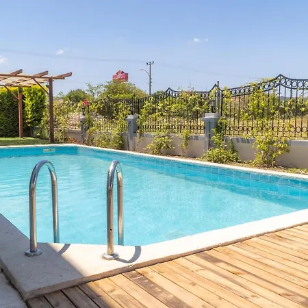 Sakiz Kizi Butik Otel Alacati *