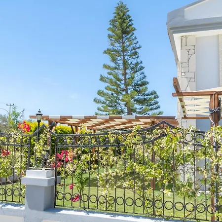 Sakiz Kizi Butik Otel Alacati * Кешме