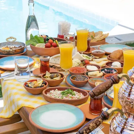 Sakiz Kizi Butik Otel Alacati Кешме